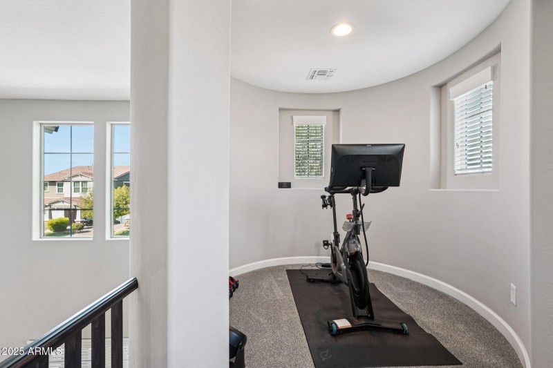 46-web-or-mls-S Girard St-S2908-046