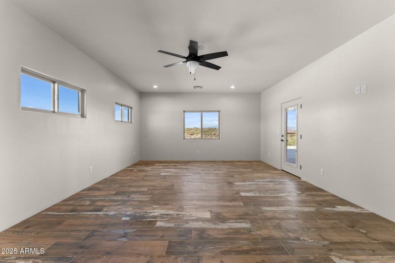 23-web-or-mls-2023-11-09 23.04.32-1
