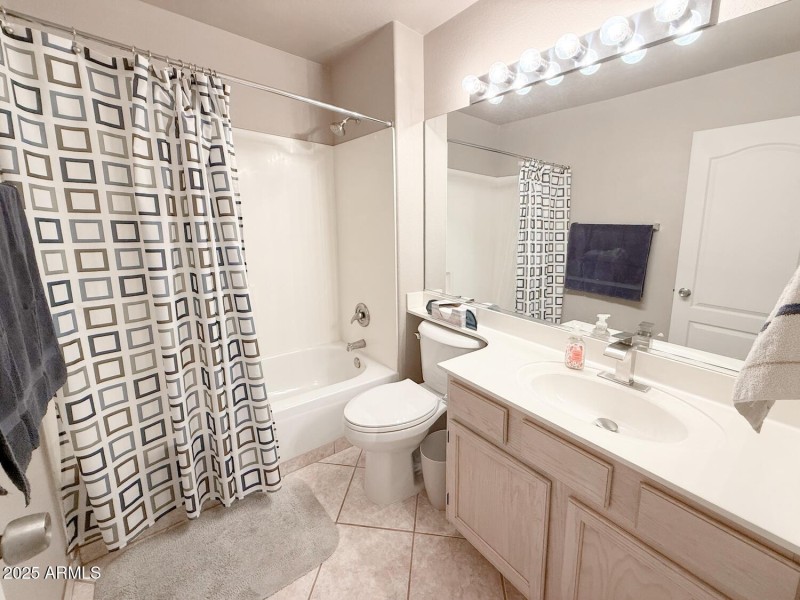 Full Hall Bath