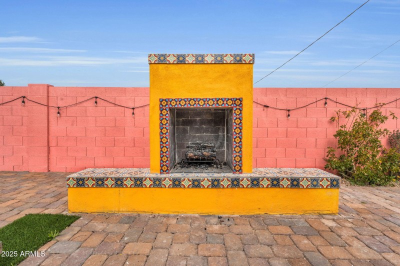1-web-or-mls-8426 E Sheridan St-1