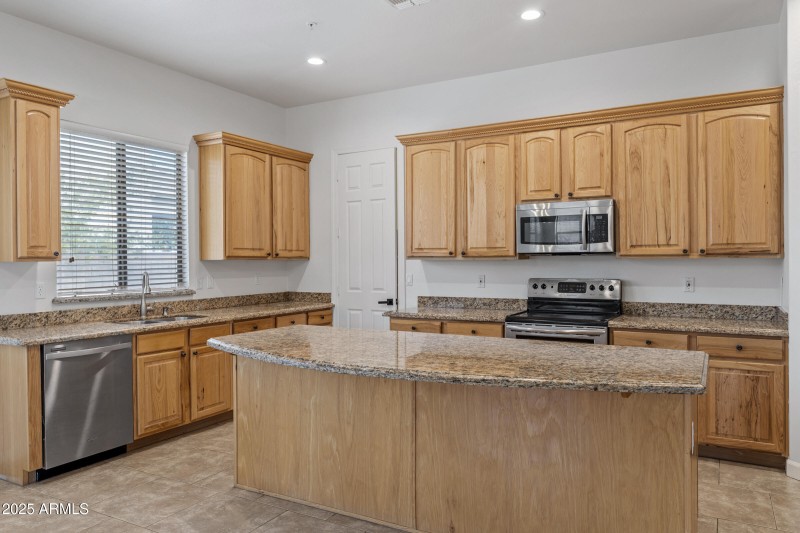 3111 E Canyon Creek Dr-18