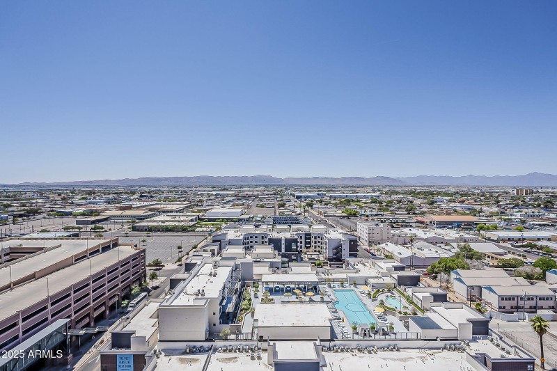 37-web-or-mls-4th St-37