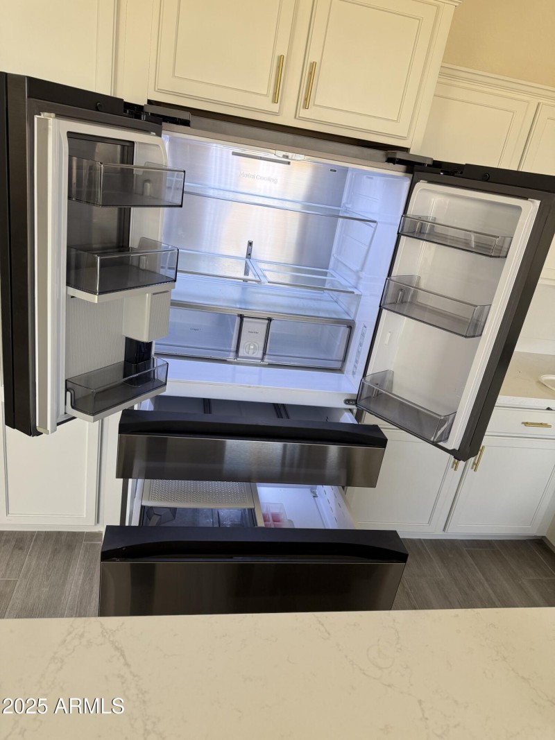 Samsung Smart Fridge 2022