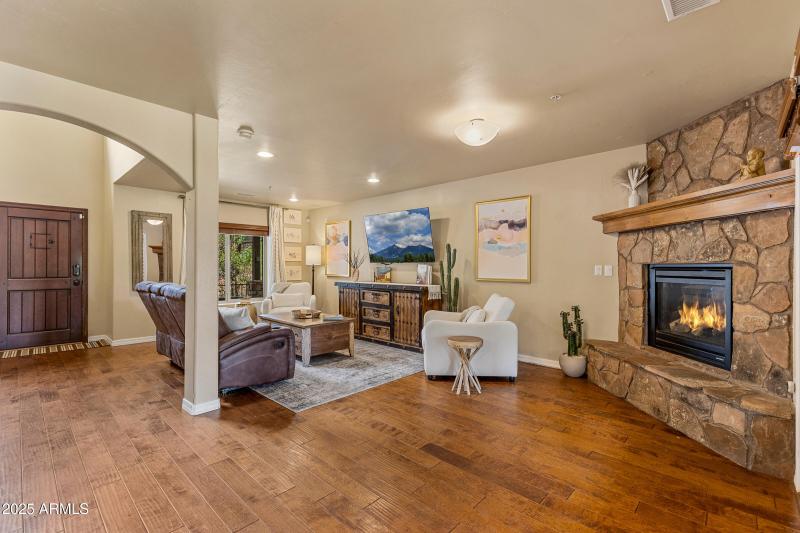 4240 Lariat Loop-23