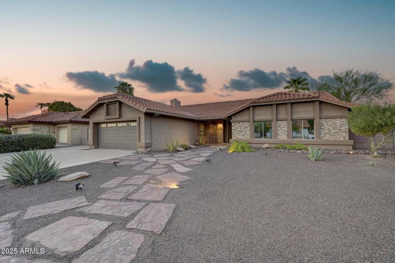 938 E Knight Ln-3