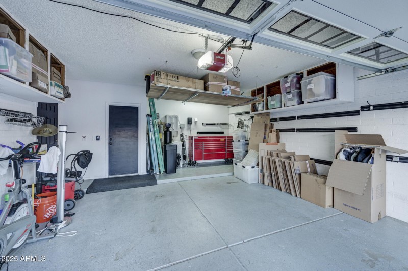 938 E Knight Ln-34