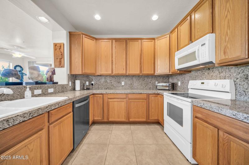 10655 N 9th St 115, Phoenix, AZ 85020