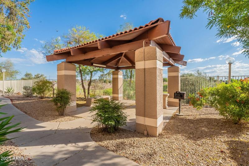 COMM. BBQ GAZEBO