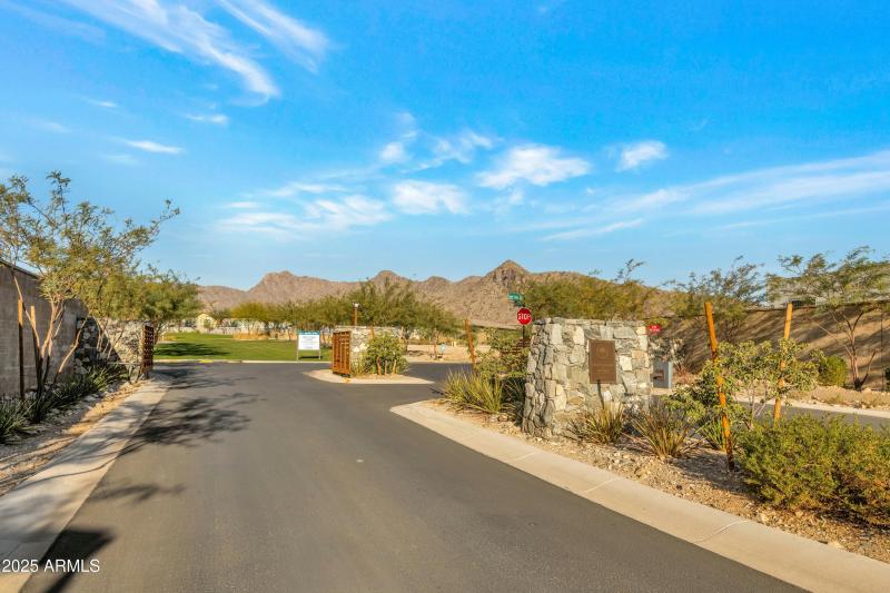 Welcome to Gated Mountainside