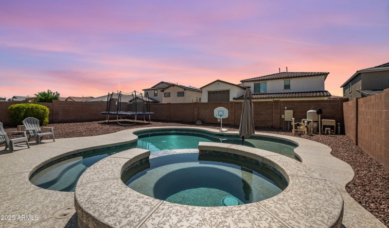 40589 W Parkhill Dr-38