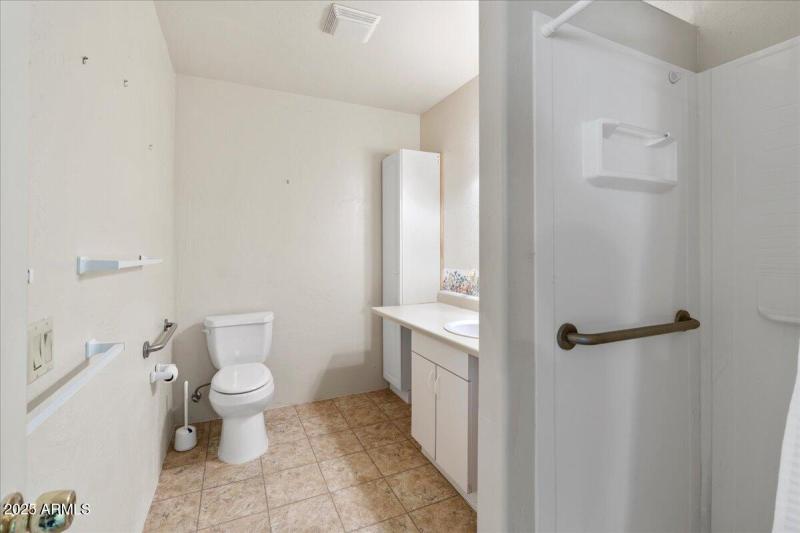 39-Bathroom