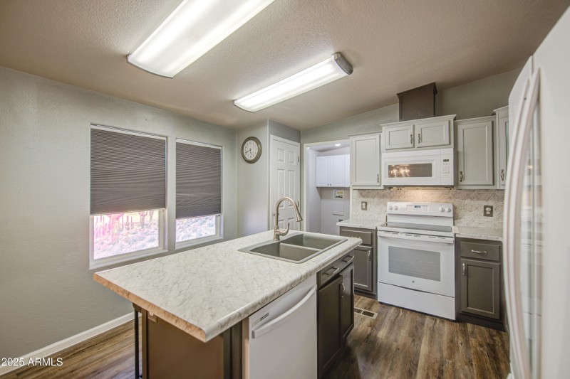 Kitchen 4