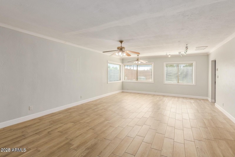 20221115173613162369000000-o