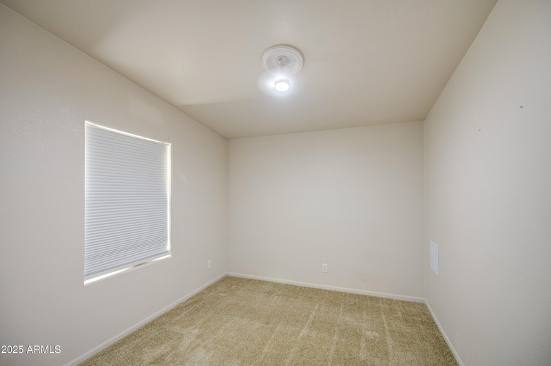 Bedroom 4-pic 1