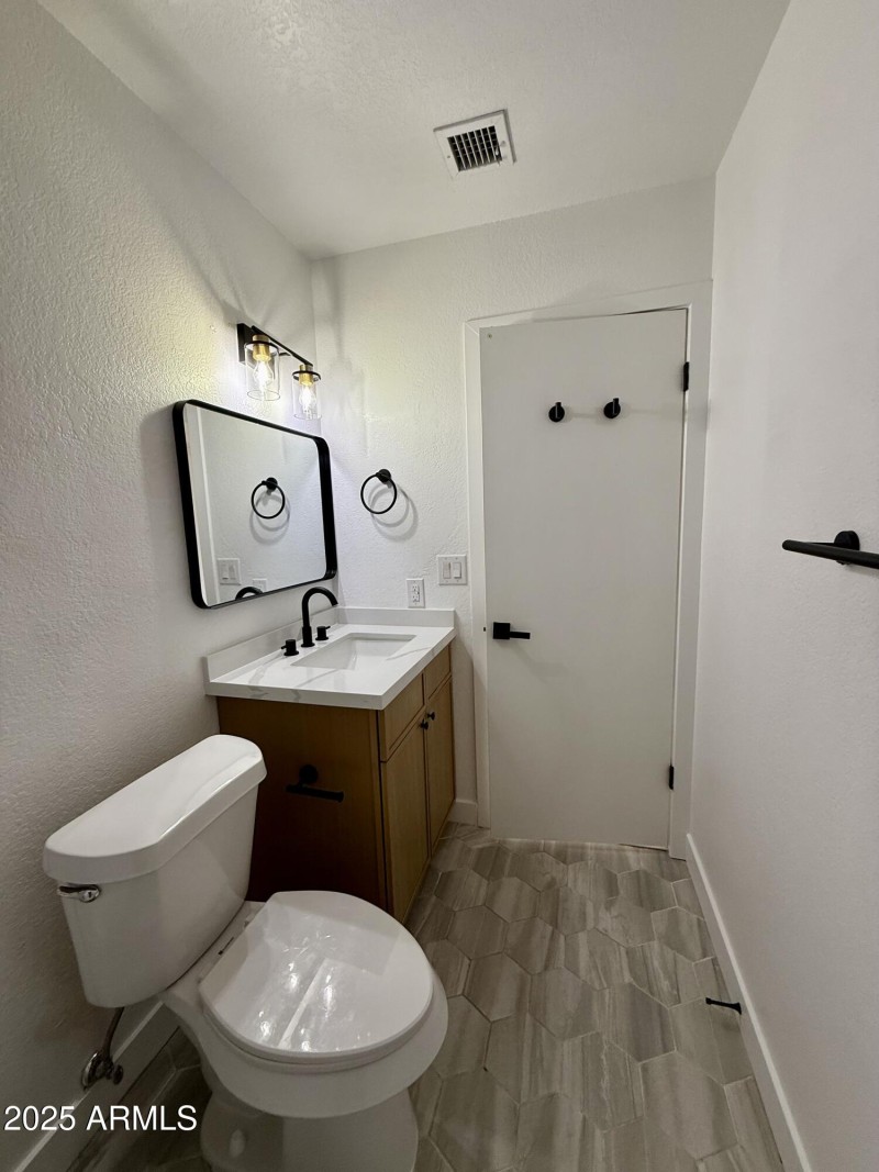 hallwaybath