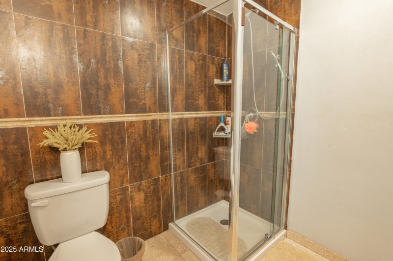 Bathroom 1 (1)