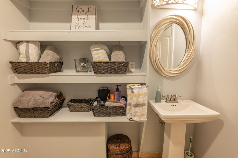 Bathroom 1 (2)