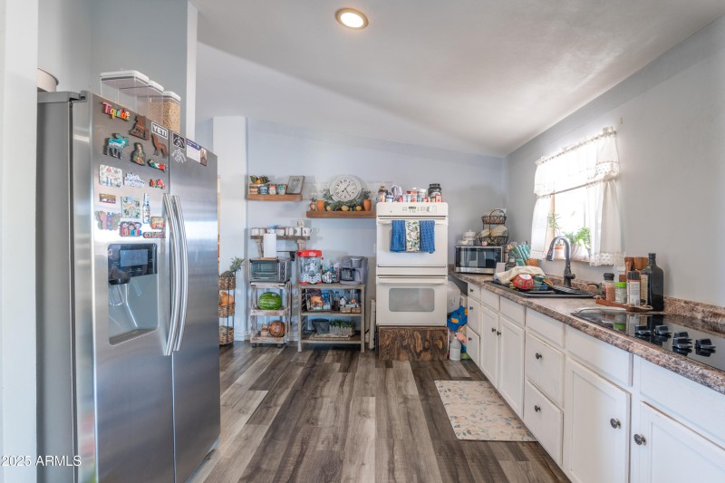 Kitchen (2)