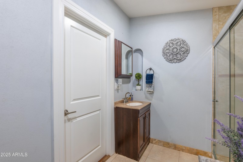 Master Bathroom (2)