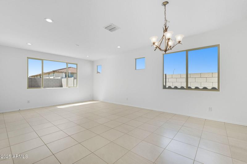 10-web-or-mls-215th-10 (2)