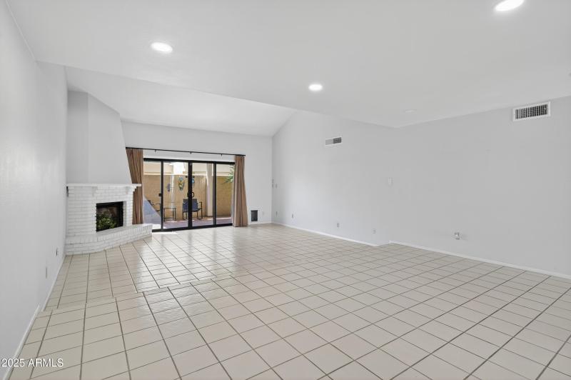 2107 W MARLETTE AVE