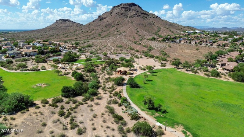 1927 E Crocus Dr-large-043-005-1927 E Cr