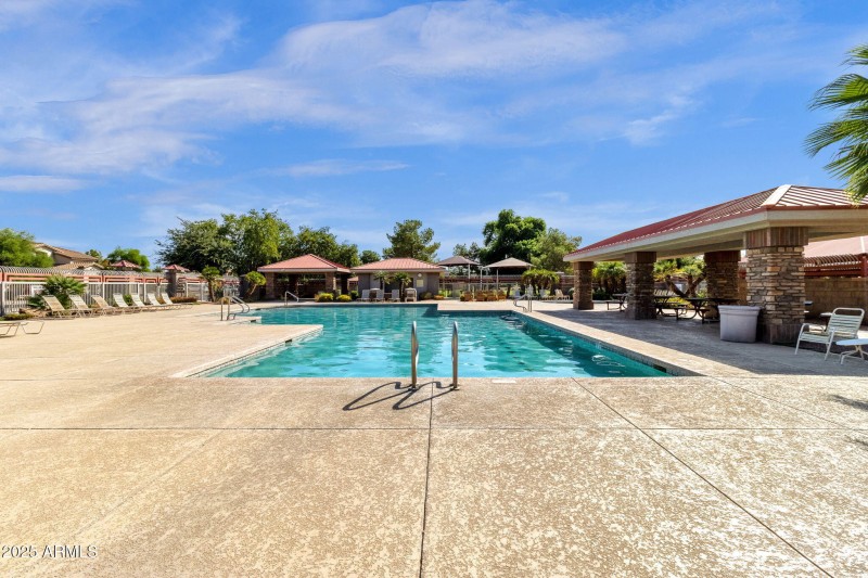 Cortina Pool