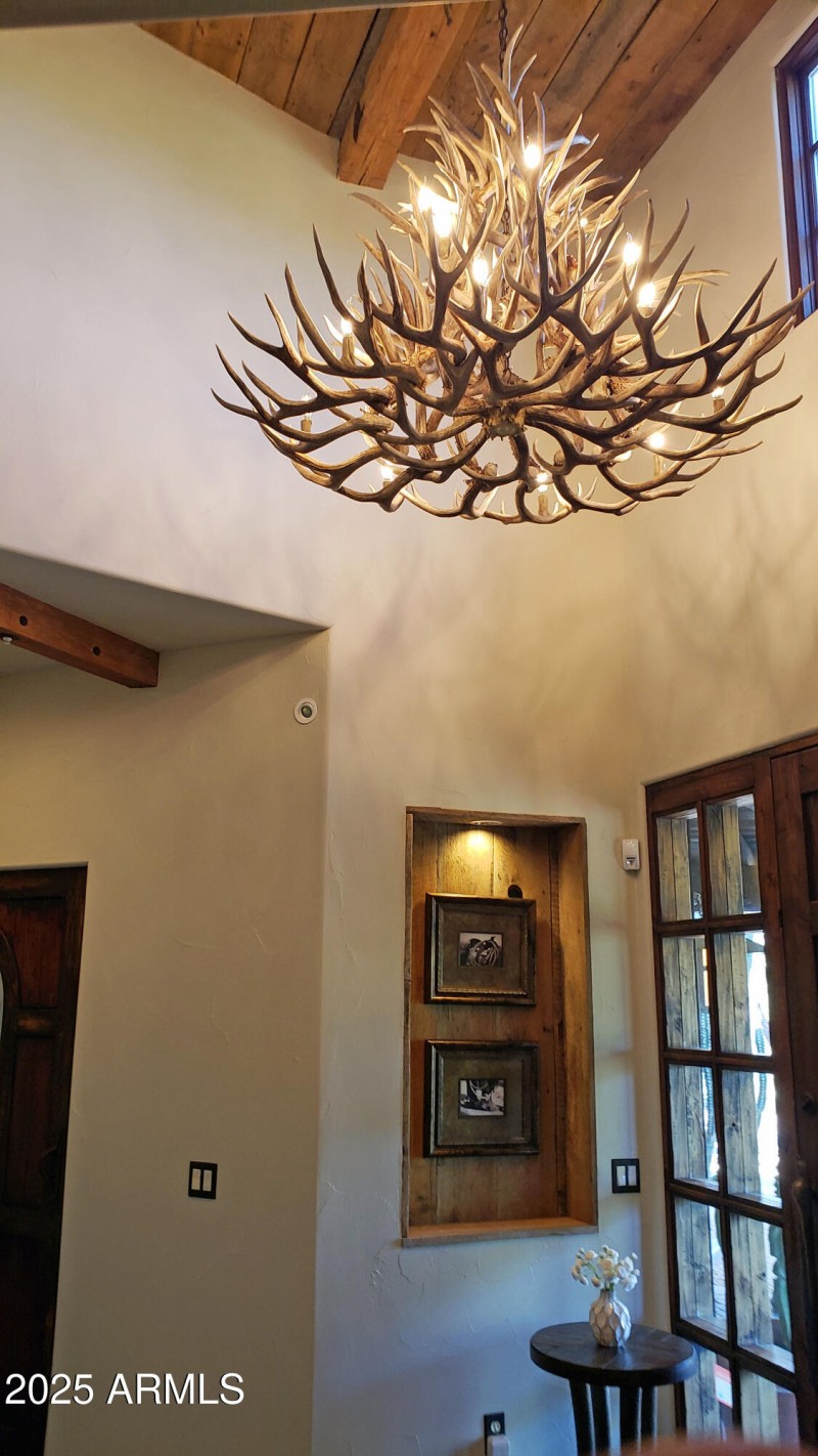 CUSTOM MADE 2025 ANTLER CHANDELIER