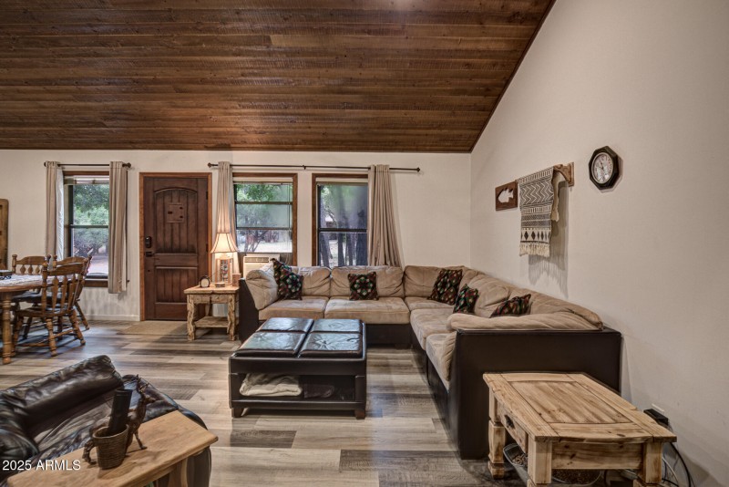 0D0A1789And7more_hr4 copy.jpgps