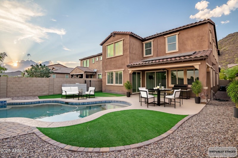 GORGEOUS BACK YARD
