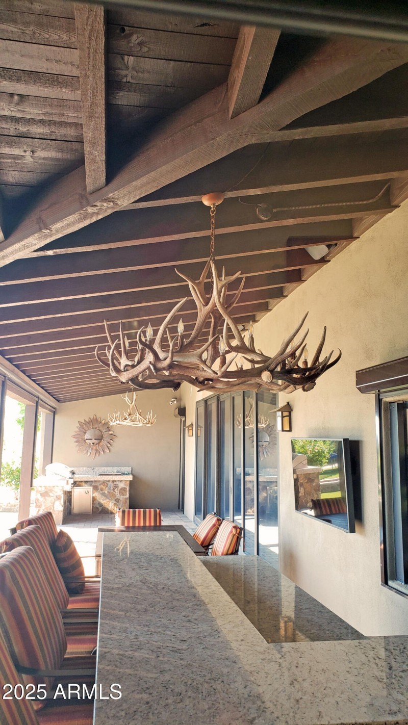 PATIO OUTDOOR ANTLER CHANDELIER