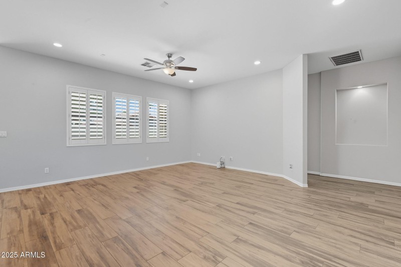 9-web-or-mls-Kings-9