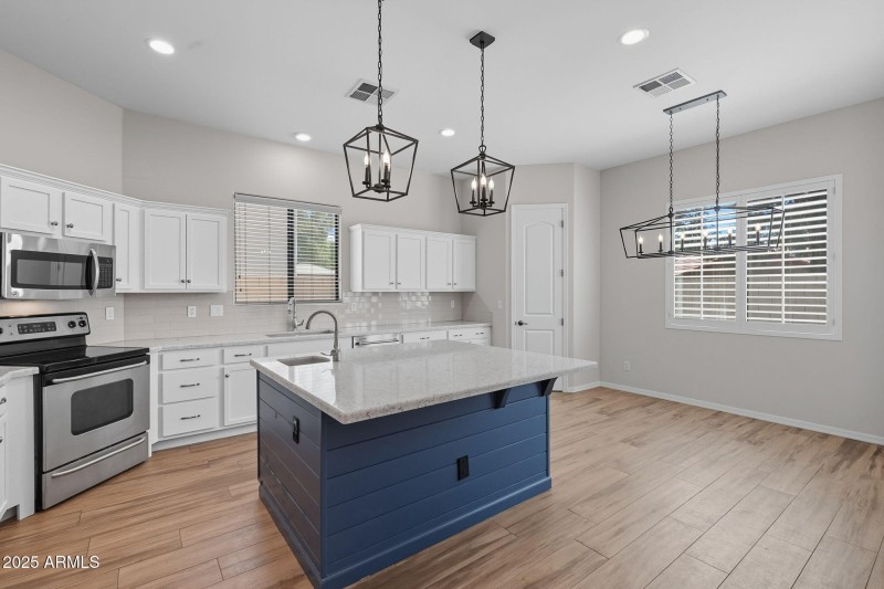 10-web-or-mls-Kings-10