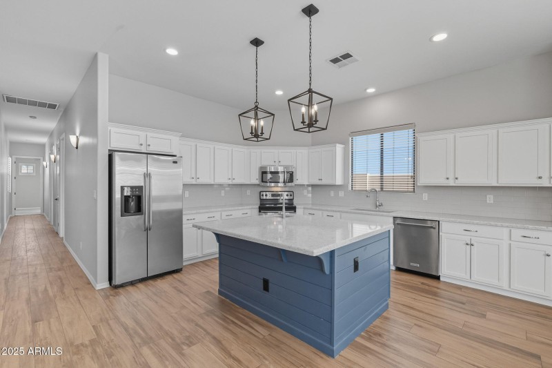 12-web-or-mls-Kings-12