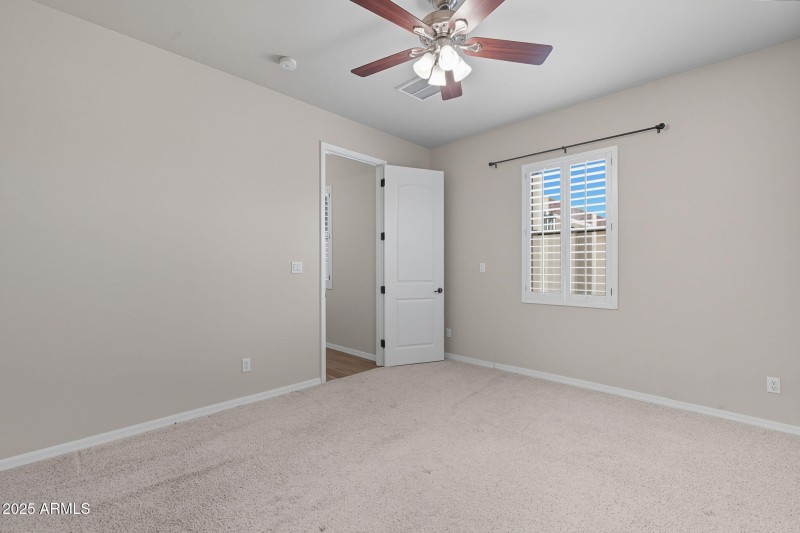 32-web-or-mls-Kings-32