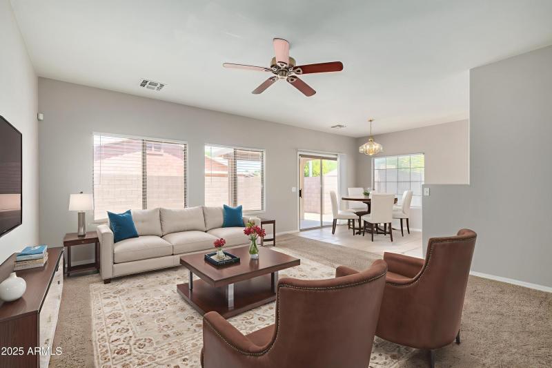 05-Nash - Living Room - Standard - 13