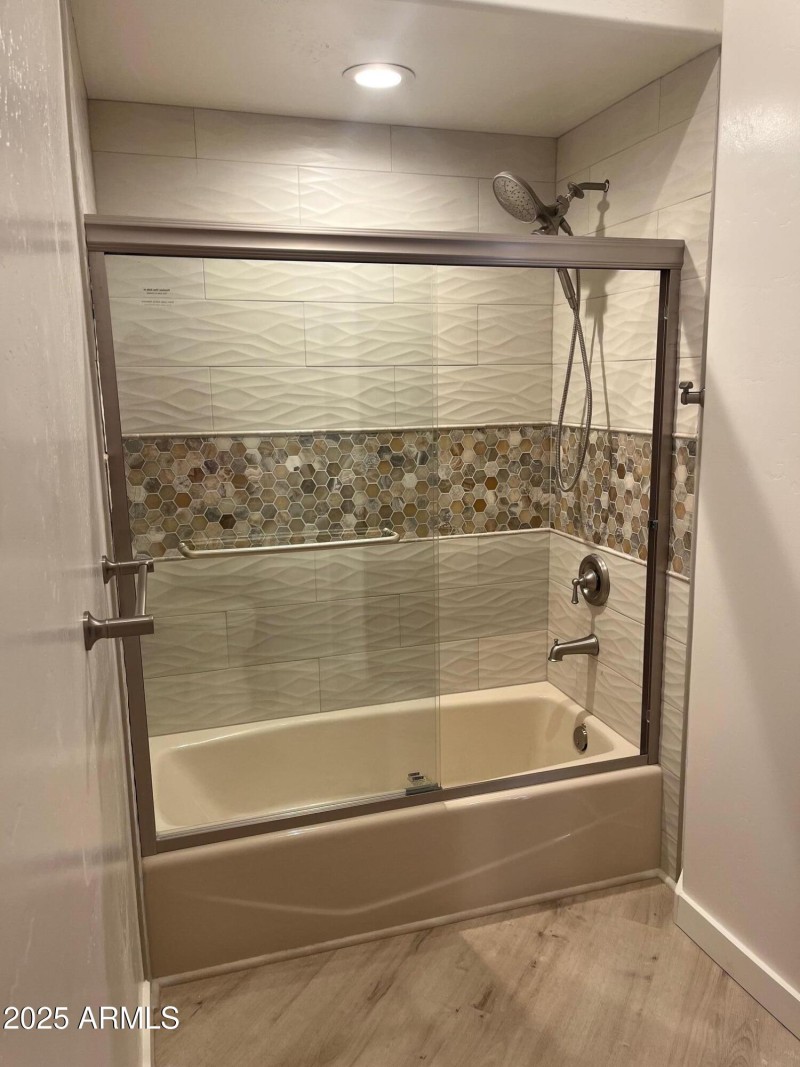 Suite3 shower