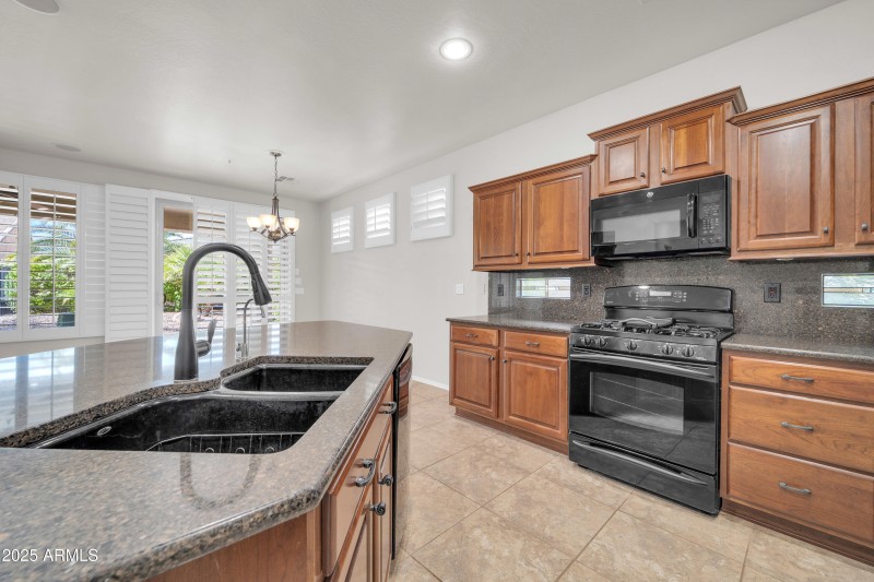 27614 N 129th Ln-11