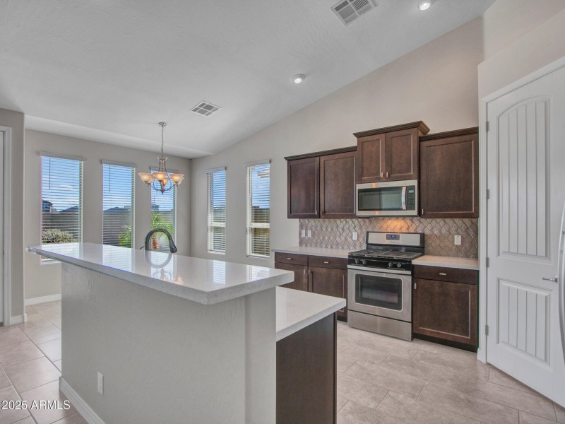 04-Kitchen-(2)