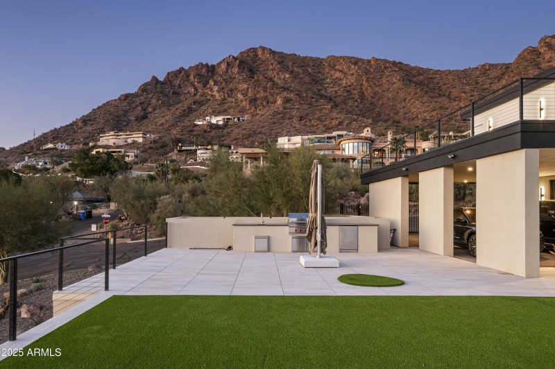 4725 E 56th St Phoenix-72