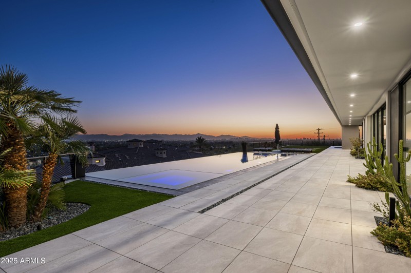 4725 E 56th St Phoenix-78