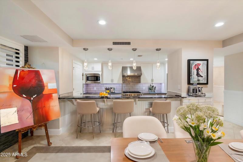 Eat-In Gourmet Kitchen