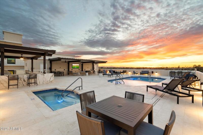 Community Rooftop Pool