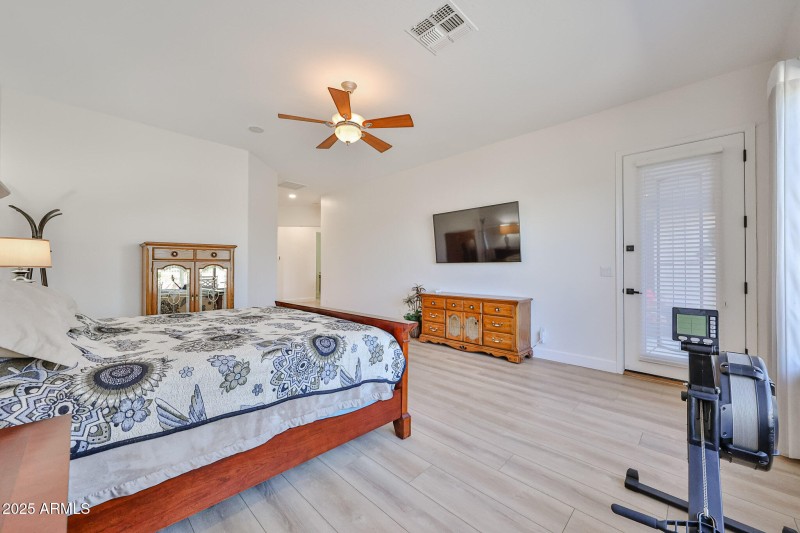 Huge primary bedroom w/private exit