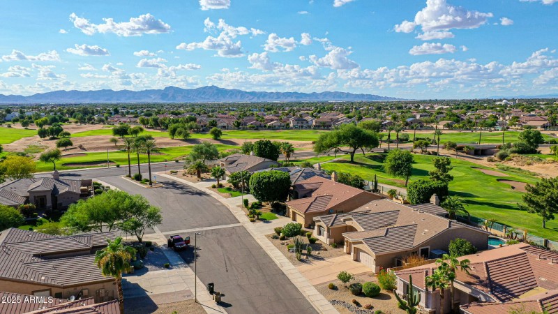 Quiet & secluded enclave in Palm Valley