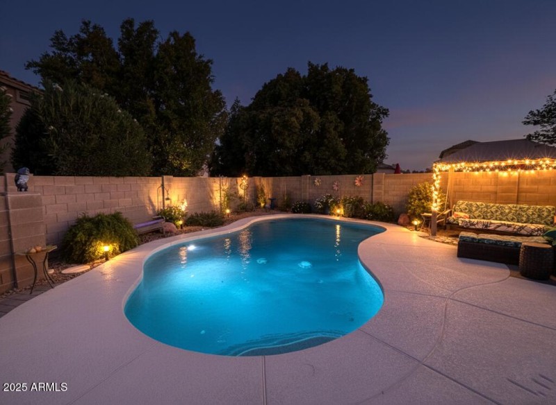 dusk pool