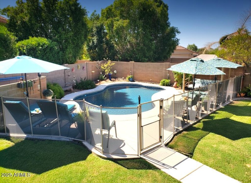 pool fencing