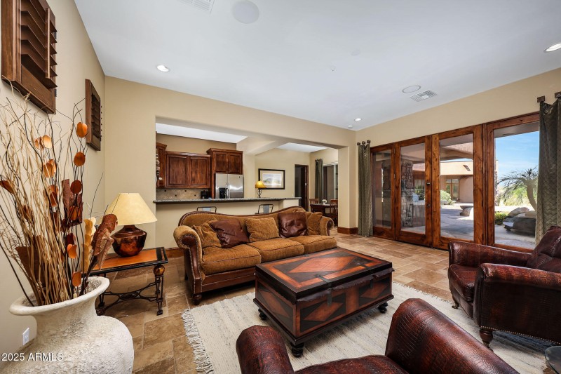 Guest Casita - Full Kitchen & Living