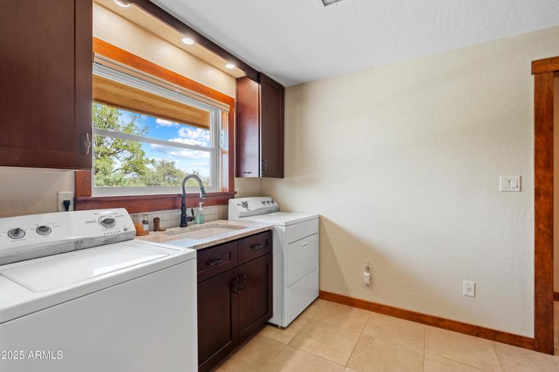 18-Laundry Room