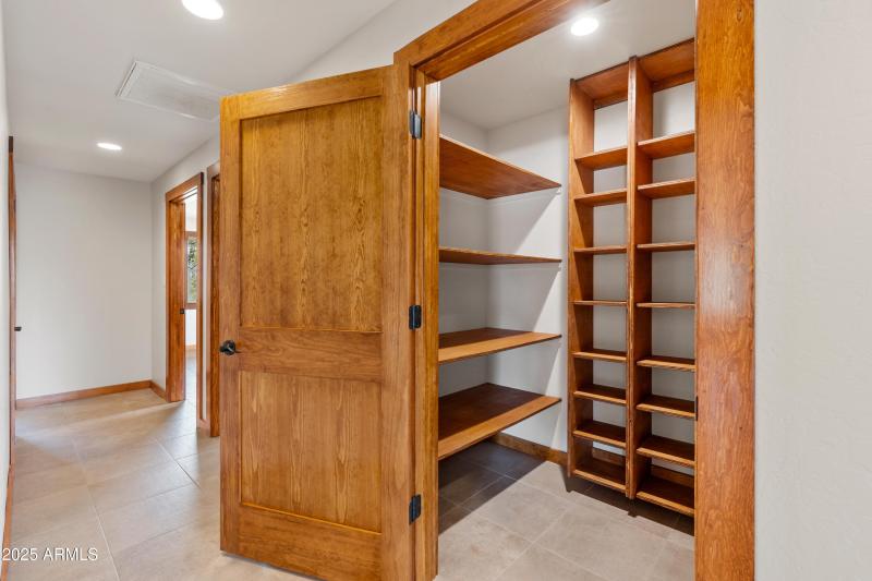 22-Hallway Storage